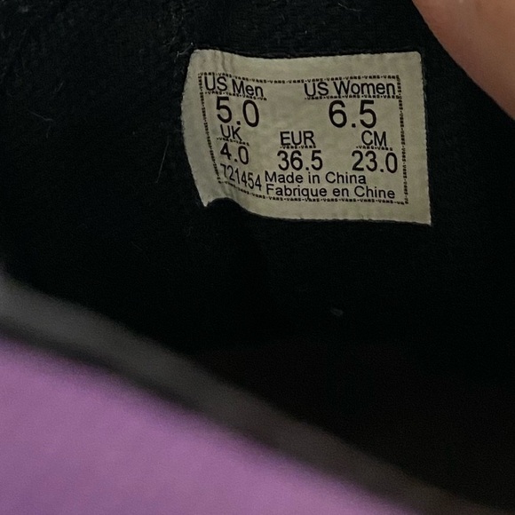 Vans Classic Old Skool Statement Sneakers ComfyCush Slip-On
Women’s 6.5 Mens 5 - Picture 11 of 11